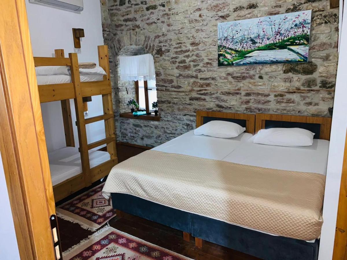Guest House And Hostel Val-Mar ジロカストラ エクステリア 写真