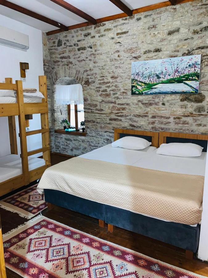 Guest House And Hostel Val-Mar ジロカストラ エクステリア 写真