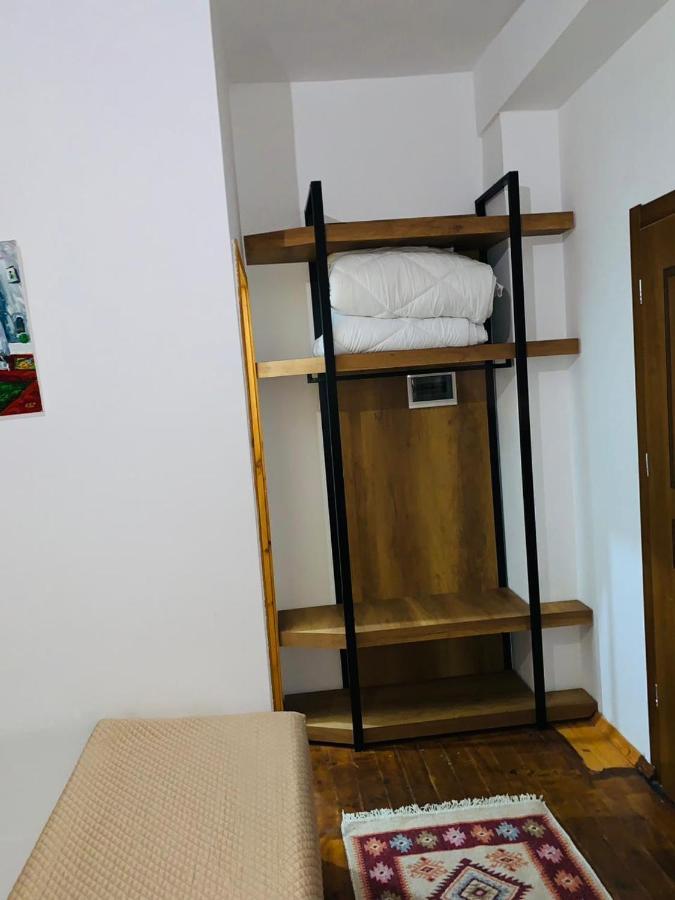 Guest House And Hostel Val-Mar ジロカストラ エクステリア 写真