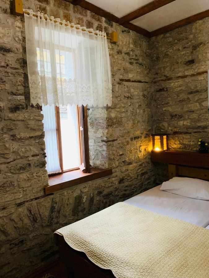 Guest House And Hostel Val-Mar ジロカストラ エクステリア 写真